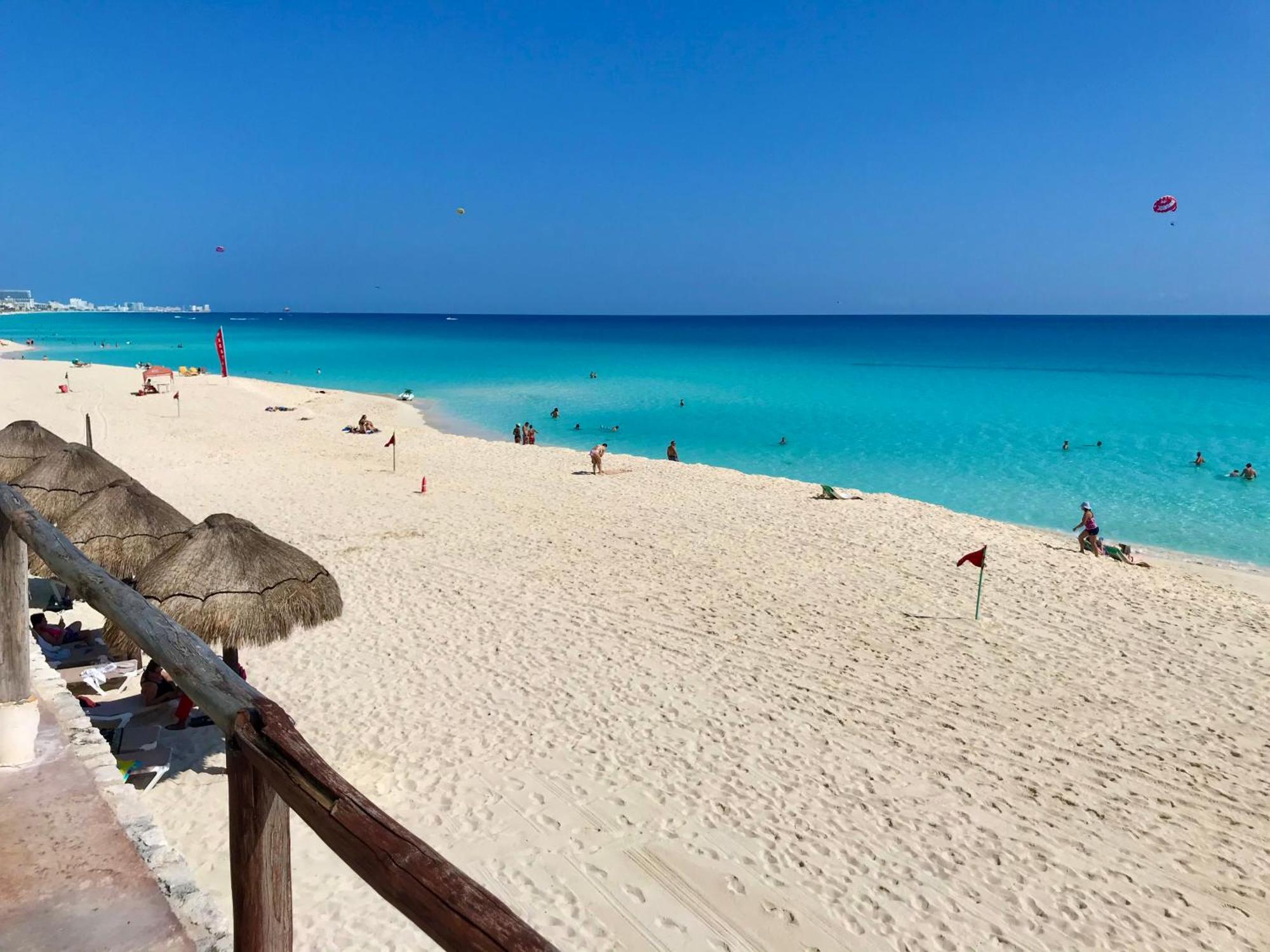 Beachside Apartments Cancún Eksteriør bilde